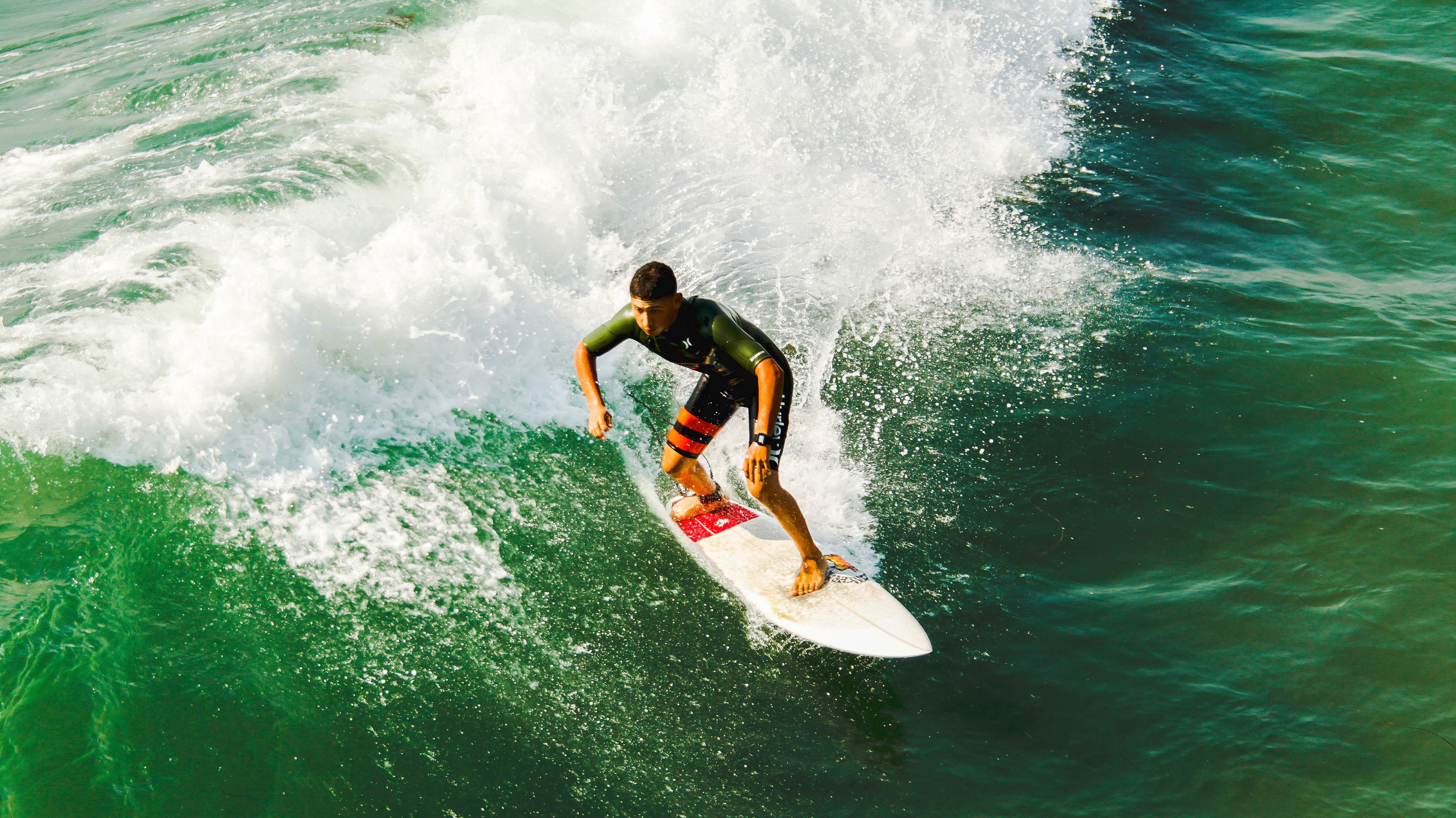 九游体育官网首页-湖人核心训练照曝光肌肉线条惊人，nba湖人训练